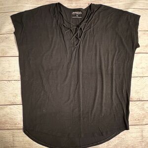 Express One Eleven London Tee - Medium